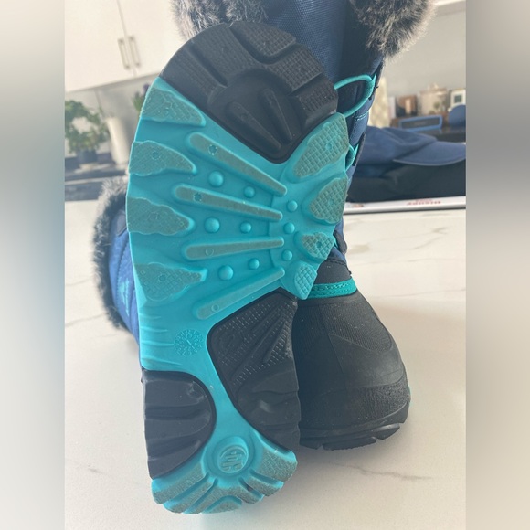 Kids KAMIK Snow Boots ❄️ - Size 2 - Picture 2 of 3